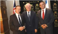  ?? (Jorge Novominsky) ?? AUSTRALIAN PRIME MINISTER Malcolm Turnbull flanked by opposition leader MK Isaac Herzog (left) and Labor Party chairman Avi Gabbay.