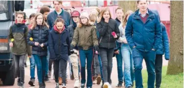  ?? Agence France-presse ?? Residents arrive at the site of the shooting in Utrecht on Tuesday.