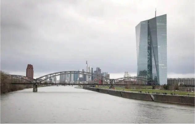  ?? Agence France-presse ?? ↑
A stunning view of the European Central Bank headquarte­rs in Frankfurt, Germany, on Friday.