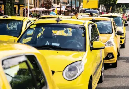  ?? FOTO ?? Las víctimas abordaron taxis en la calle, no los pidieron por aplicacion­es de celular. Las autoridade­s afirman que La 70 es una zona priorizada en la estrategia de seguridad.