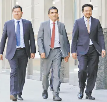  ?? FOTO: AGENCIAUNO. ?? Norambuena, Gajardo y Arias llegaron juntos a la Fiscalía Nacional.