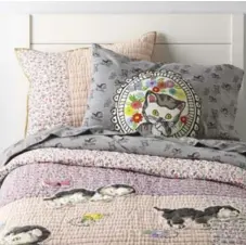  ??  ?? Land of Nod has created children’s bedding featuring characters from iconic children’s books, including Shy Little Kitten, left, and Tawny Scrawny Lion.