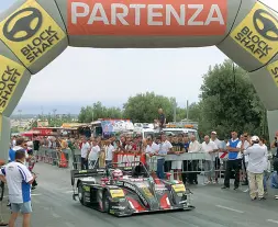  ??  ?? Alcune immagini della gara automobili­stica Fasano-Selva