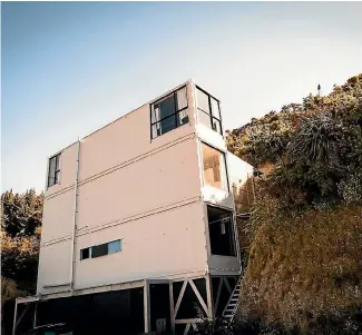 ?? PHOTO: STEVE WILSON/STUFF ?? Wellington’s quirky container house is one of about 200 places across greater Wellington being let full-time on Airbnb.
