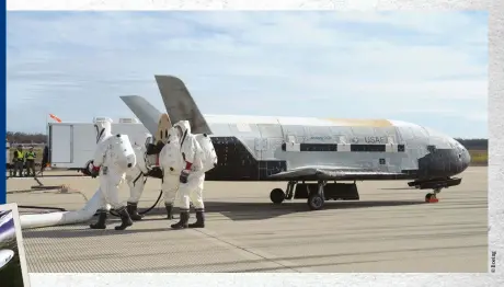  ??  ?? Below: After the third
OTV mission, the X-37B lands having conducted experiment­s for 674 days
