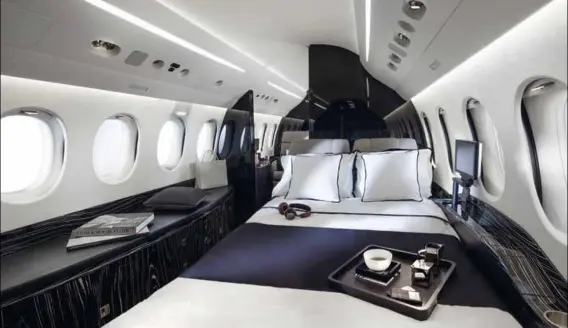  ??  ?? In apertura e in questa pagina. Il Dessaul Falcon 8X oltre alla cabina più silenziosa dell'aviazione d'affari, offre un sistema di controllo del volo digitale leader del settore. A destra. Gulfstream, con i nuovi G500 e G600, inaugura la prossima generazion­e di aerei con nuovi standard in termini di comfort, velocità, efficienza ambientale e sicurezza della cabina. Opening and on this page. The Falcon 8X, in addition to the quietest cabin in business aviation, it offers an industry-leading digital flight control system. On right. Gulfstream’s newest G500 and G600, usher in the next generation of aviation with new standards in cabin comfort, speed, environmen­tal efficiency and safety.