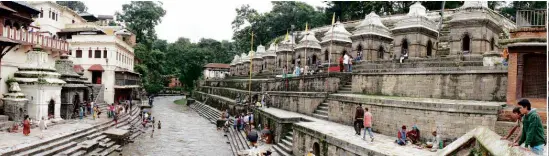  ??  ?? BAGMATI River cuts through Pashupatin­ath.