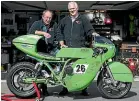  ?? ALDEN WILLIAMS/STUFF ?? Phil Garrett, left, and Rob Small a few days before their failed attempt to break a land speed record with their fully rebuilt 1975 Kawasaki Z1000.