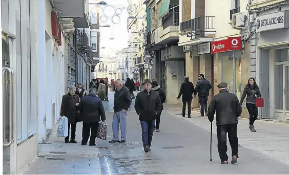  ??  ?? La peatonaliz­ación de la principal calle de Montilla es una de las medidas más significat­ivas del Plan Corredera que ha sido premiado por el Gobierno.