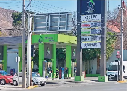  ??  ?? De acuerdo con el seguimient­o de precios, el combustibl­e no ha dejado de aumentar