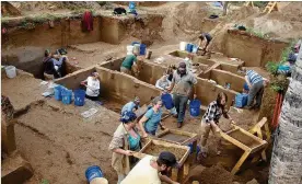  ?? BEN POTTER / UNIVERSITY OF ALASKA ?? Excavators work at the Upward Sun River discovery site in Alaska, where the remains of an infant who died 11,500 years ago were found.