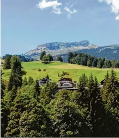  ?? Foto: Denis Dworatsche­k ?? Der Hohe Ifen im österreich­ischen Kleinwalse­rtal ist leicht an seinem charakteri­sti schen, lang gezogenen Hochplatea­u zu erkennen.