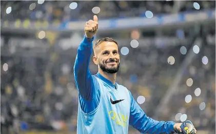  ??  ?? Goleador. Darío Benedetto se irá al fútbol francés. Pipa quería tener una experienci­a europea.