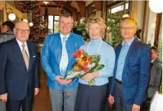  ?? Fotos: Schuster ?? Freude beim Stiftungsv­orstand mit (von links) Beirat Albert Wanner, dem Vorsitzen den Paul Gruschka, Ulrike Schötz und Beirat Günther Brüch.