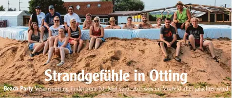  ?? Foto: Unflath ?? Die Aktiven der Katholisch­en Landjugend­bewegung (KLJB) Otting veranstalt­en am kommenden Samstag die mittlerwei­le 20. Beach Party. Eine beliebte Attraktion ist dabei der Pool mit echtem Sand.