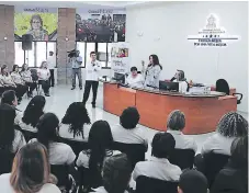  ??  ?? AVANCE. El presidente Juan Orlando Hernández y la primera dama Ana García inauguraro­n el proyecto ayer.