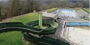  ?? ?? Im kommenden Sommer soll lediglich das Nichtschwi­mmerbecken samt Wasserruts­che in Betrieb genommen werden.