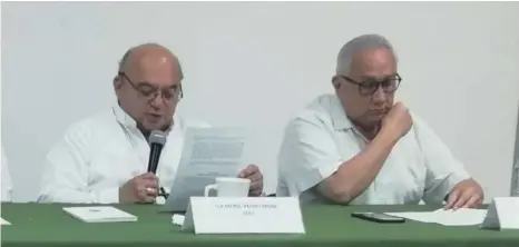  ?? |AGENCIA INFORMATIV­A MEGAMEDIA ?? Monseñor Pedro Mena Díaz, obispo auxiliar de Yucatán y el presbítero Augusto Romero Sabido durante la rueda de prensa sobre el I Foro del Cuidado del Agua en Yucatán que se realizará este sábado.