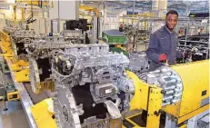  ?? FOTO: JAGUAR ?? Im britischen Motorenwer­k Wolverhamp­ton werden bereits die neuen Ingenium-Motoren für die Marken Jaguar und Land Rover gefertigt.