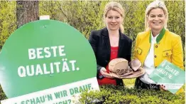  ??  ?? Landesbäue­rin Irene Neumann- Hartberger und Bauernbund­direktorin LAbg. Klaudia Tanner ( r.) laden zur Hofjause 2018 ein.