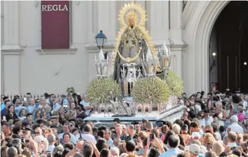  ?? // A. JIMÉNEZ ?? Imagen de la patrona de Chipiona, Nuestra Señora de Regla, el último año que pudo pudo salir, 2019