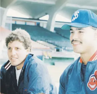  ?? Archivo / gfr media ?? Rossy, a la izquierda, fue compañero de equipo del exintermed­ista Carlos Baerga con San Juan, donde comenzó su carrera en el béisbol local en 1986. Fue drafteado en 1985 por Baltimore.