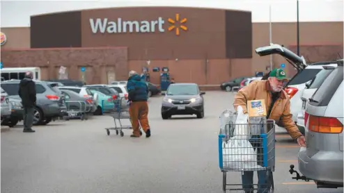  ?? SCOTT OLSON GETTY IMAGES / AGENCE FRANCE-PRESSE ?? La Commission des droits de la personne et des droits de la jeunesse n’a pas reçu de plainte dans le dossier de Walmart jusqu’ici.