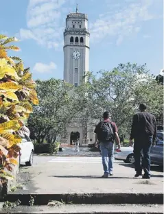  ??  ?? ESTUDIANTE­S entrevista­dos dijeron que no se sienten seguros en el recinto riopedrens­e.