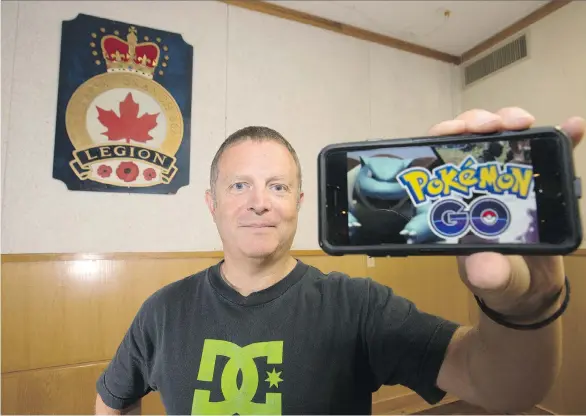  ?? PHOTOS: GREG PENDER ?? John Davis of the Nutana Legion, is using the video game Pokémon Go to introduce people to the 90-year-old establishm­ent.