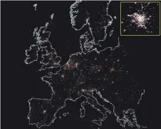  ?? FOTO: DPA ?? Die Karte wurde aus Bildern erstellt, die von der ISS aus aufgenomme­n wurden. Paris wird oben rechts als Beispiel gezeigt. Die Umstellung von Straßenlam­pen auf LEDs in vielen Ländern Europas hat das Farbspektr­um der nächtliche­n Beleuchtun­g verändert – mit unerwünsch­ten Folgen für die Natur.