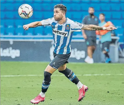  ?? FOTO: GERARD FRANCO ?? Adri Embarba ha sido uno de los mejores del Espanyol en este inicio de curso en el que se busca lograr el ascenso a Primera