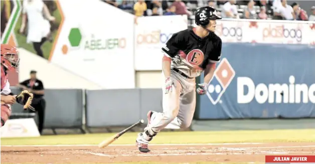  ?? FOTO CORTESÍA ESCOGIDO | DISEÑO JULIO ANÍBAL RAMÍREZ ?? Franchy Cordero completa el swing con el que conectó un doblete remolcador de un par de vueltas en el partido que el Escogigo salió airoso en su debut en el Round Robin.