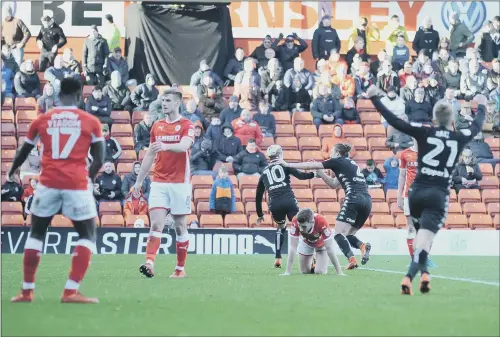  ?? PICTURE:JAMES HARDISTY ?? IN NEED OF A LIFT: Barnsley travel to Reading hoping to bounce back from their disappoint­ing display in Saturday’s derby defeat to Leeds United.