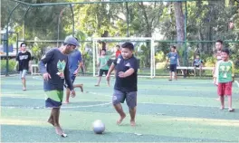  ?? ANDRINSYAH POETRA/JAWA POS ?? ARENA BERMAIN: Surabaya punya lebih dari 500 spot fasilitas umum. Bentuknya beragam, mulai lapangan futsal hingga ruang terbuka hijau.