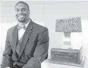  ?? Melissa Phillip / Houston Chronicle ?? Future winners of the Lombardi Award will receive a different trophy than the 40-pound block of granite earned by 2016 winner Jonathan Allen of Alabama.