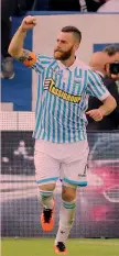  ??  ?? MIRKO ANTENUCCI
33 anni, in questo campionato ha 32 presenze e 9 gol ANSA