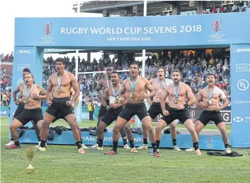  ?? AFP ?? New Zealand players do the haka after defeating England in the final.