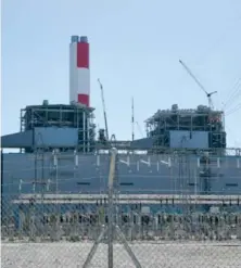  ?? ARCHIVO ?? ↑ La reparación de la planta dos de la Central Termoeléct­rica de Punta Catalina se tomaría tres semanas más.