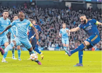  ?? FOTO: IANDREW YATES/IMAGO ?? Fußballkos­t auf höchstem Niveau präsentier­ten Manchester City und Real Madrid am Dienstagab­end im Halbfinal-Hinspiel.