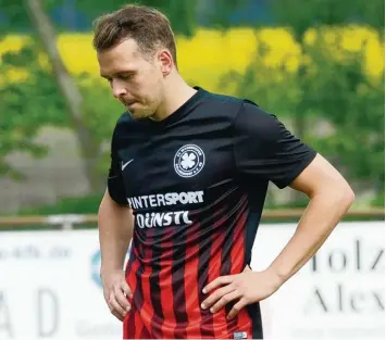  ?? Foto: Xaver Habermeier ?? Übt scharfe Kritik: Spielertra­iner Martin Froncek war mit der Situation beim SV Wagenhofen unzufriede­n und verlässt den A Klas sisten am Saisonende.