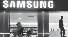  ?? – Reuters photo ?? Samsung announced it will open three US retail stores to promote its Galaxy line of smartphone­s as the South Korean giant sets to launch an updated flagship handset.