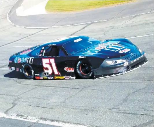  ?? PHOTO COURTOISIE KYLE BUSCH MOTORSPORT­S ?? Au volant de sa Toyota Camry, Raphaël Lessard a inscrit son meilleur résultat de la saison, samedi soir en Caroline du Nord.