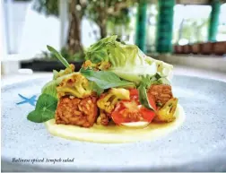  ??  ?? Balinese spiced tempeh salad