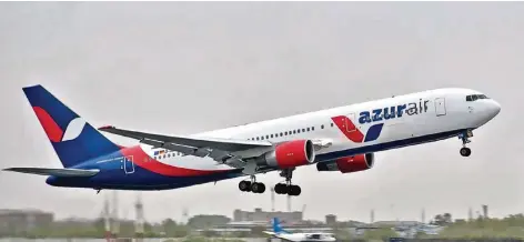  ?? FOTO: AZUR ?? Diese Maschine vom Typ Boeing 767, zurzeit die einzige einsetzbar­e von Azur Air, hängt seit Tagen in Punta Cana in der Dominikani­schen Republik Fest.