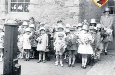  ??  ?? Youngsters in Stoney Stanton. Hinckley District Past and Present