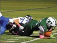  ?? DEBBY HIGH/FOR DIGITAL FIRST MEDIA ?? Pennridge running back Josh Pinkney scores a touchdown Friday night against CB South.