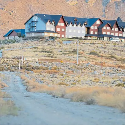  ??  ?? Alto Calafate. Es el hotel más grande de los que tiene la familia Kirchner, a través de su empresa Hotesur.