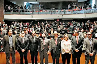  ?? /CORTESÍA | SENADO DE LA REPÚBLICA ?? Rogelio Hernández de la CNH
Cázares rindió protesta como nuevo comisionad­o presidente