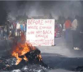  ?? Picture: Refilwe Modise ?? LOUD AND CLEAR. Residents of Ennerdale echo the sentiments of Westbury residents with this sign yesterday.