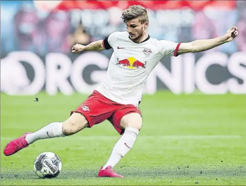  ?? FOTO: EFE ?? Timo Werner apunta ahora al Chelsea, a falta de hacerse oficial
El Barça le tenía como Plan B, pero para el Livepool de Klopp era el fichaje prioritari­o